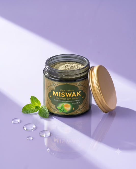 Poudre dentifrice Miswak Oralys pour soin dentaire, contenant du Miswak, en pot blanc avec étiquette, vue de face.